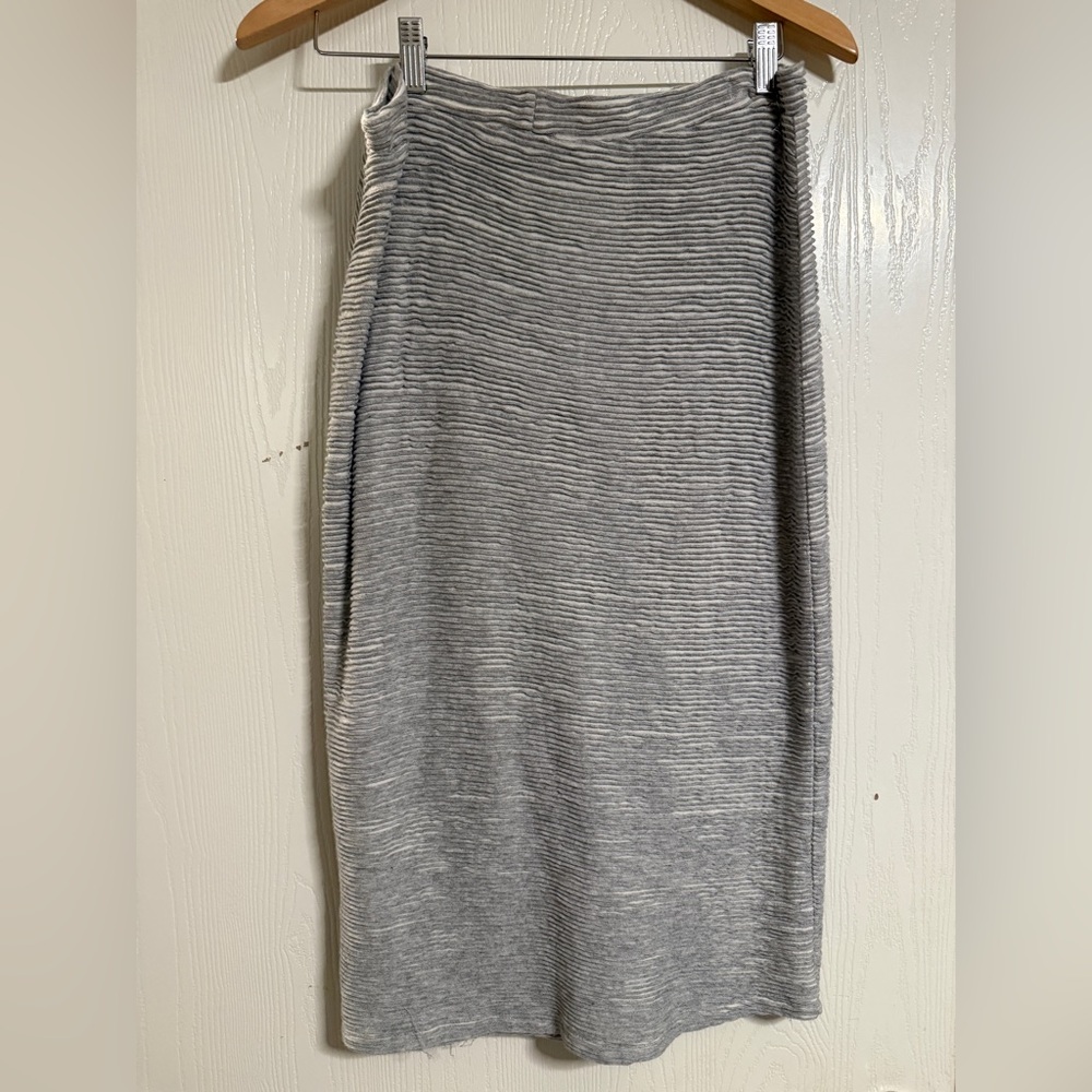 Dolan Gray & White Ribbed Stretchy Midi Skirt